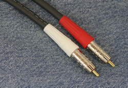 triathlete vej skandaløse Stereo Cables at Blue Jeans Cable